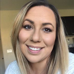 Meet your Posher, Roxanne